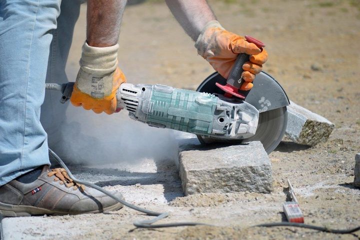 Guide to Stone Cutting Machines: Technology, Types, and Industrial Applications