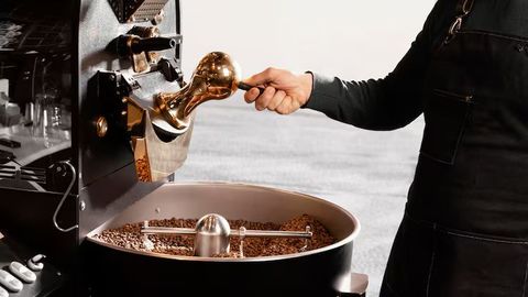 Guide to Coffee Roasting Machines: Technology, Process, and Industry Overview